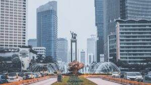 Pindah dari Jakarta, kota satelit, Jakarta 2025, biaya hidup, kualitas udara, infrastruktur Jabodetabek, tren work-from-home