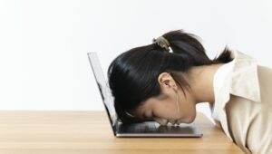 burnout di tempat kerja, kesehatan mental, stres kerja, work-life balance, produktivitas, pencegahan burnout, kesejahteraan karyawan