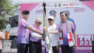 Bupati Gus Fawait dan Wabup Djoko Susanto saat melepas keberangkatan peserta Tajemtra 2025 (Foto: Istimewa)
