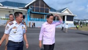 Bupati Jember saat tinjau kesiapan operasional Bandara Notohadinegoro (Foto: Istimewa)