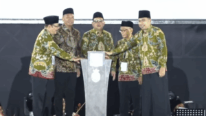 Bupati Jember Gus Fawait dan segenap jajaran saat penutupan MTQ Jatim 2025.