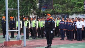 Apel Gelar Pasukan yang digelar PT KAI Daop 9 Jember dalam pembukaan masa Angkutan Natal dan Tahun Baru 2025-2026. (Foto: Ambang/Pelitaonline.co)
