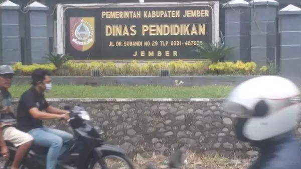 Memaksa Siswa Berjilbab, Merampas Ham Memaksa Siswa Berjilbab, Merampas Ham