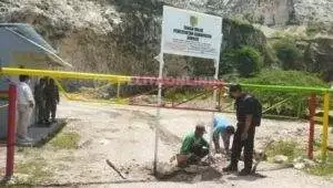 Pt. Sbs Menggeser Kembali Plang Sesuai Titik Pemkab Pt. Sbs Menggeser Kembali Plang Sesuai Titik Pemkab