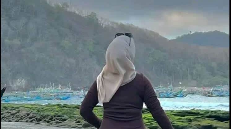 Bu Guru Salsa Klarifikasi Video Viral Dirinya