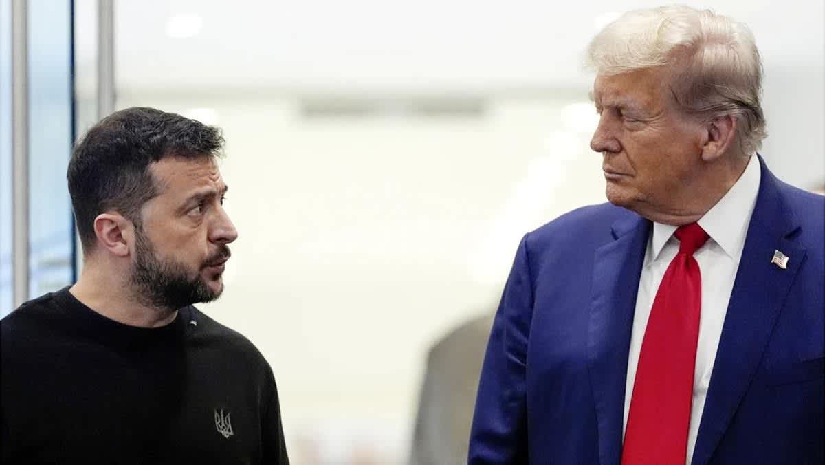Donald Trump, Volodymyr Zelensky, hubungan AS-Ukraina, bantuan militer Ukraina, konflik Rusia-Ukraina, politik global, NATO