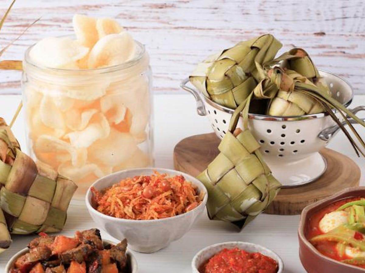 Hidangan Lebaran, Menu Lebaran 2025, Makanan Lebaran, Ketupat dan Opor, Kue Kering Lebaran, Rendang Lebaran, Resep Lebaran