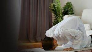 Keistiqamahan Setelah Ramadhan, Konsistensi Ibadah, Ketaatan Setelah Ramadhan, Keberkahan Setelah Ramadhan, Menjaga Iman, Motivasi Setelah Ramadhan, Istiqamah dalam Islam