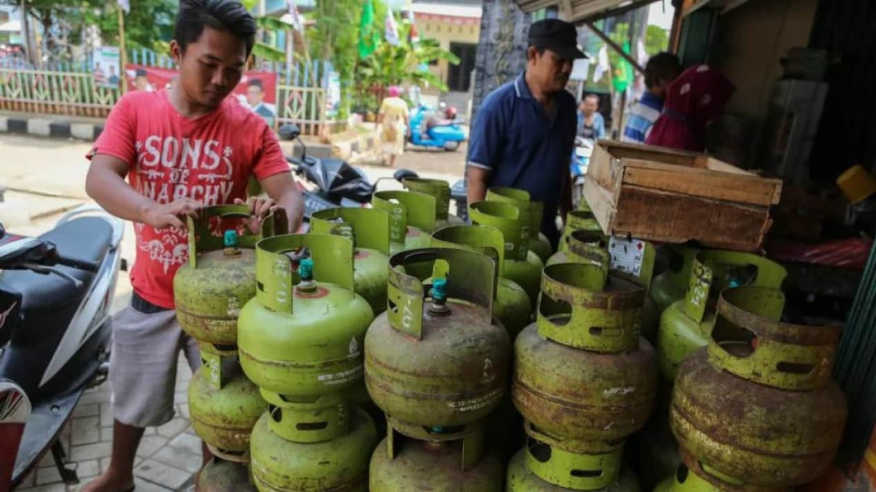 Kontroversi LPG 3 Kg, Harga Gas Melon Naik, Kebijakan LPG 2025, Distribusi LPG 3 Kg, Subsidi Gas Melon, LPG 3 Kg Langka, Prabowo Gibran LPG