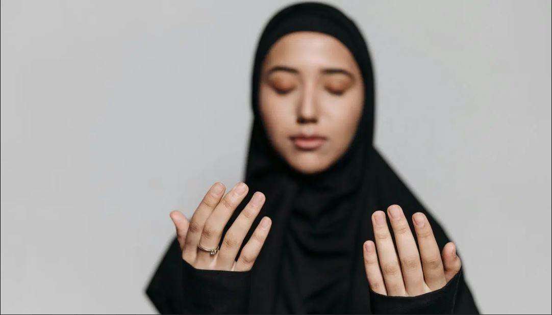manfaat puasa bagi kesehatan kulit, puasa untuk kulit sehat, detoks kulit saat puasa, kulit cerah alami, puasa dan kolagen, keseimbangan pH kulit, kulit glowing tanpa skincare