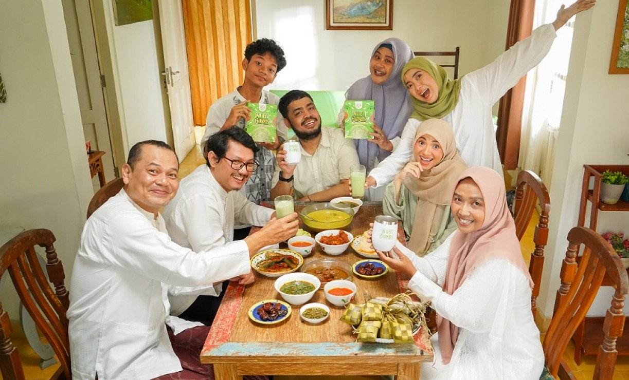 Ramadan, puasa, pola makan sehat, sahur, berbuka, kesehatan, nutrisi, hidrasi, metabolisme, detoksifikasi, energi, gula darah, diet sehat