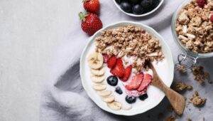 takjil sehat, resep Ramadan, smoothie bowl, puding ubi ungu, infused water, kurma almond, makanan sehat