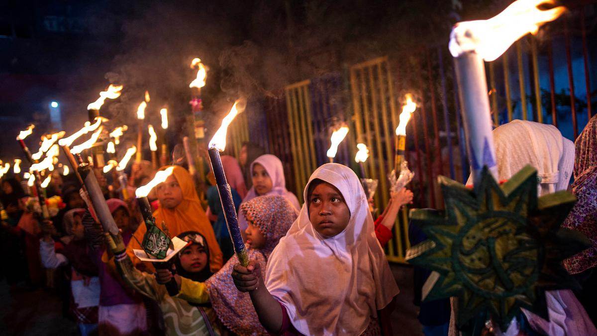 takbiran idul fitri, tradisi idul fitri, takbir keliling, malam takbiran, tren takbiran 2025, takbiran digital, budaya idul fitri