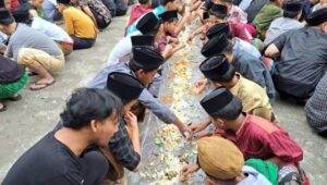 Tradisi Ikonik Bulan Puasa, Ngabuburit Ramadhan, Buka Puasa Bersama, Takjil Gratis Ramadhan, Sahur On The Road, Nuzulul Quran, Tradisi Ramadhan Indonesia