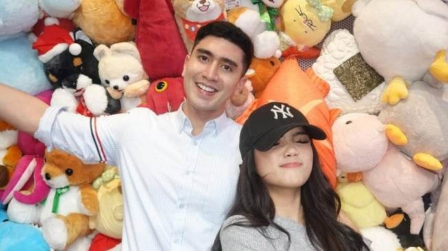 Verrell Bramasta dan Fujianti Utami