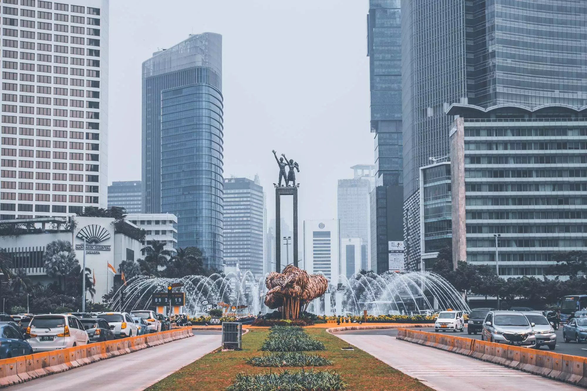 Pindah dari Jakarta, kota satelit, Jakarta 2025, biaya hidup, kualitas udara, infrastruktur Jabodetabek, tren work-from-home