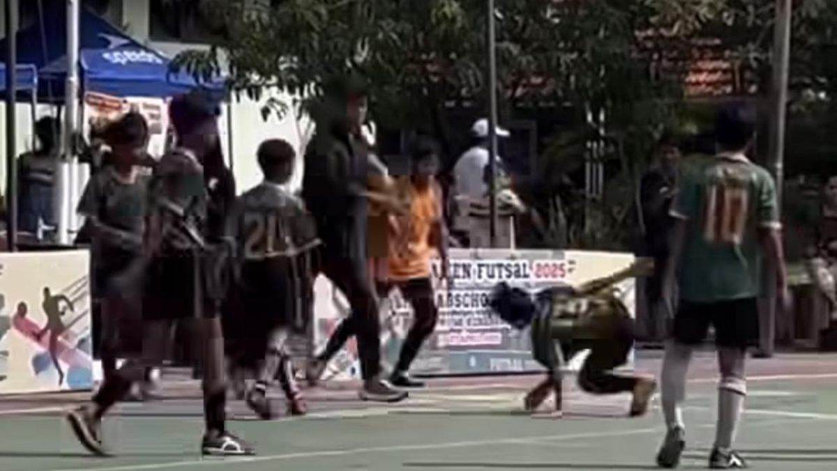 siswa SMP dibanting, pelatih futsal, kekerasan olahraga, futsal pelajar, Surabaya 2025
