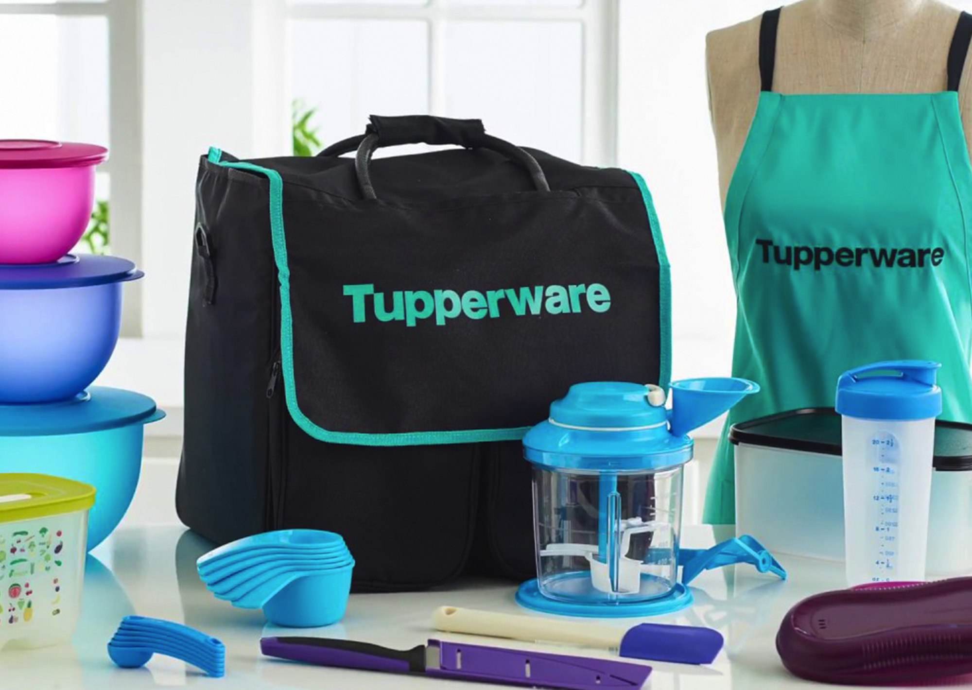 Tupperware gulung tikar, kebangkrutan Tupperware, PHK Tupperware, reaksi emak-emak, Kemnaker PHK, Tupperware Indonesia, nostalgia Tupperware