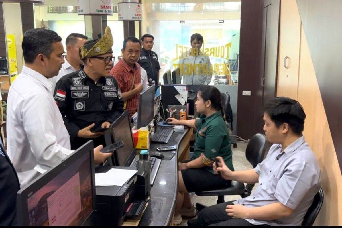 Wamenaker, sidak perusahaan, penahanan ijazah, Noel Gerungan, ketenagakerjaan, viral, Pekanbaru