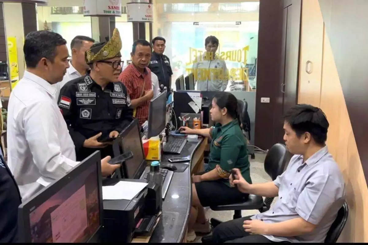 Wamenaker, sidak perusahaan, penahanan ijazah, Noel Gerungan, ketenagakerjaan, viral, Pekanbaru