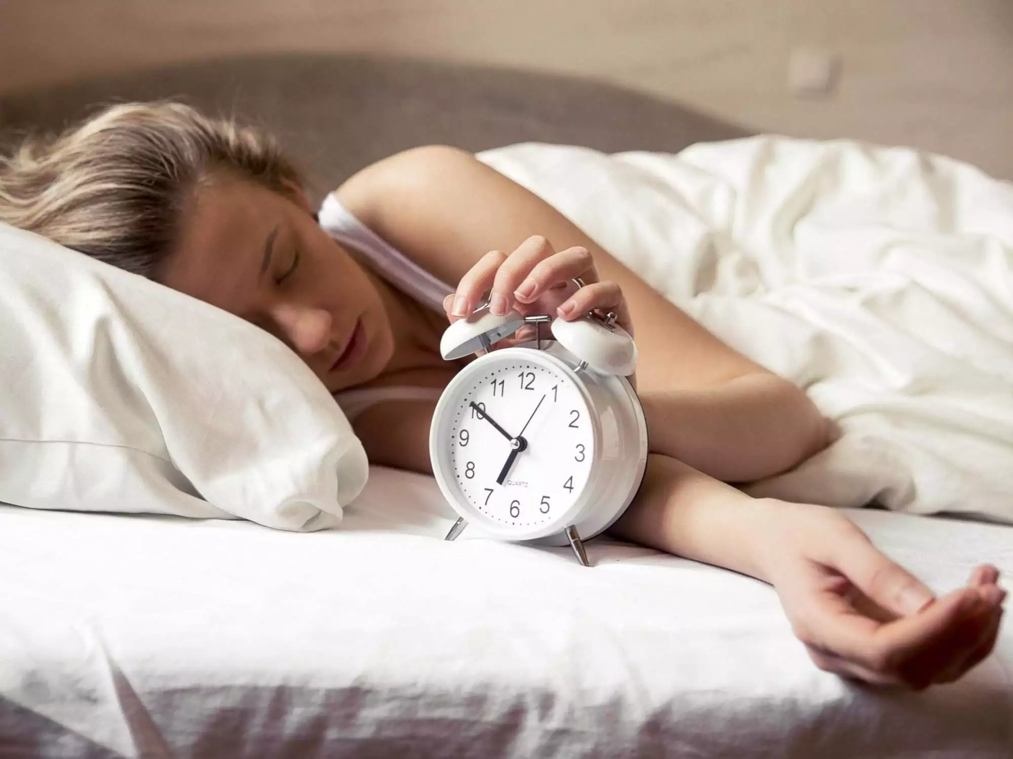 kebiasaan buruk pagi hari, produktivitas, rutinitas pagi, kebiasaan pagi, tips pagi hari, manajemen waktu