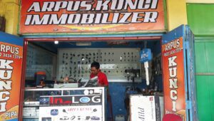 ahli kunci Malang, tukang kunci Malang, jasa kunci Malang, kunci pintar Malang, duplikat kunci Malang, layanan kunci 24 jam