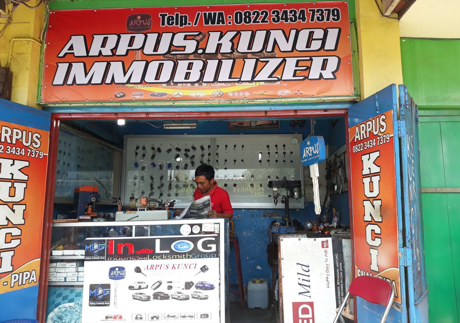 ahli kunci Malang, tukang kunci Malang, jasa kunci Malang, kunci pintar Malang, duplikat kunci Malang, layanan kunci 24 jam