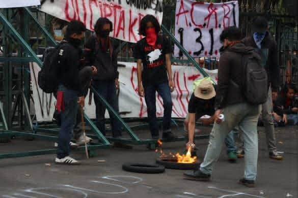 Kericuhan Demo di DPRD Jawa Tengah (Foto: Istimewa)