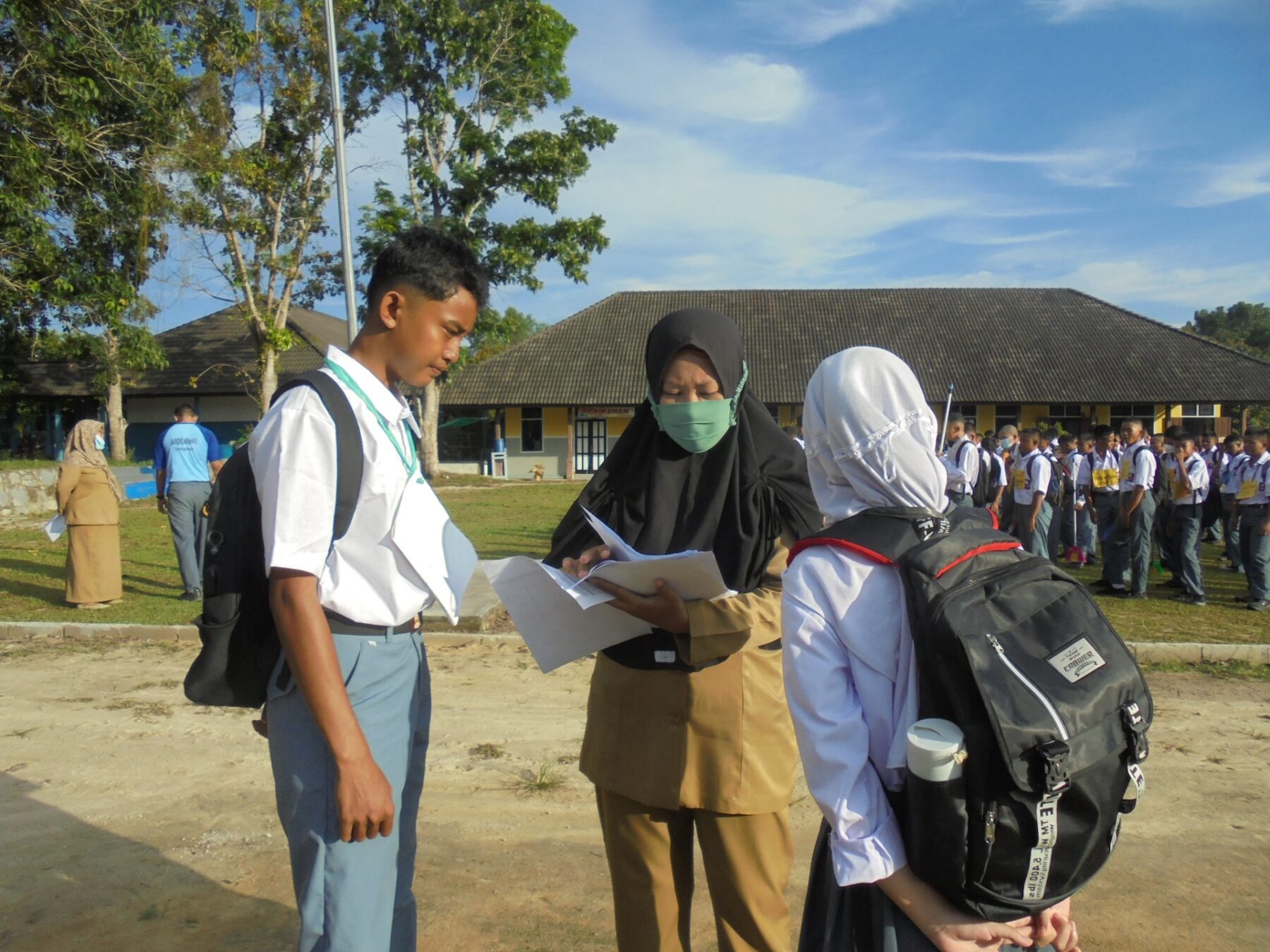 tupoksi guru, peran guru, pendidikan Indonesia, Kurikulum Merdeka, Guru Penggerak, literasi digital