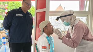 Fakultas Kedokteran Gigi Universitas Jember Gelar Pemeriksaan Gigi Gratis di Desa Sidomukti (24/05/25). Foto By. Surya Desa Sidomukti