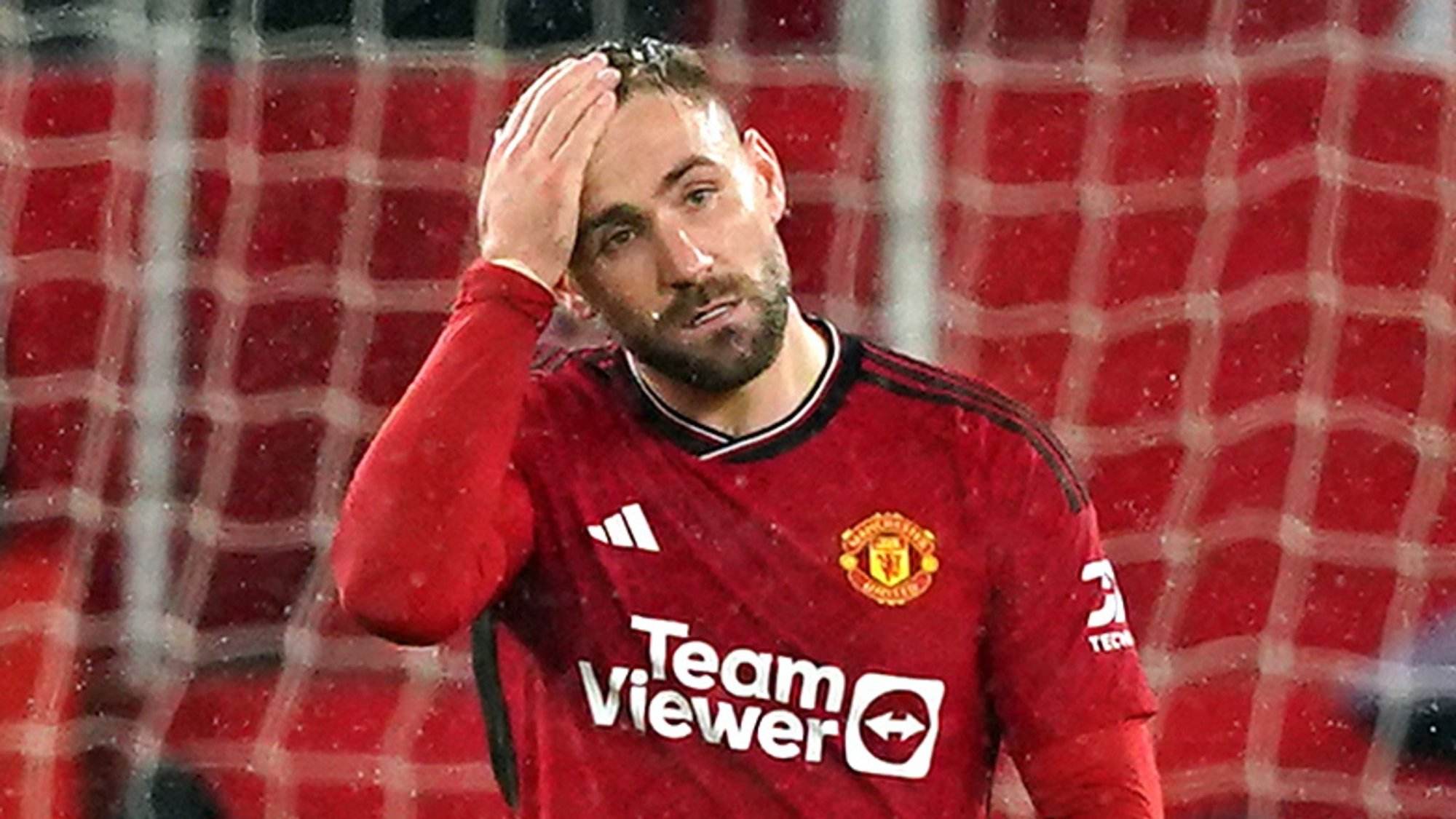Gol Bunuh Diri Luke Shaw
