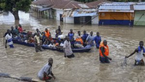 Warga Nigeria semakin terdampak banjir, seperti di Maiduguri, pada 12 September 2024. AFP - AUDU MARTE