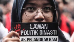politik dinasti, apa itu politik dinasti, demokrasi Indonesia, kekuasaan keluarga, politik lokal, dinasti politik, pemilu jujur, reformasi politik, korupsi politik
