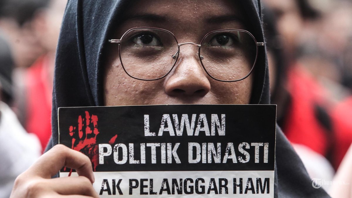 politik dinasti, apa itu politik dinasti, demokrasi Indonesia, kekuasaan keluarga, politik lokal, dinasti politik, pemilu jujur, reformasi politik, korupsi politik