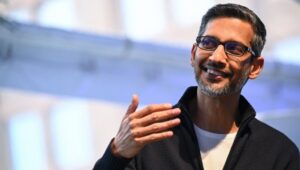 Sundar Pichai, kepala eksekutif Alphabet, menyampaikan visi AI yang sekaligus optimis tentang kemungkinan teknologi dan berpikiran jernih tentang beberapa keterbatasannya saat ini, dalam sebuah acara di konferensi Bloomberg Tech di San Francisco pada hari Rabu. | Bloomberg