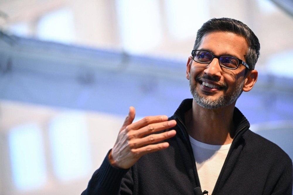 Sundar Pichai, kepala eksekutif Alphabet, menyampaikan visi AI yang sekaligus optimis tentang kemungkinan teknologi dan berpikiran jernih tentang beberapa keterbatasannya saat ini, dalam sebuah acara di konferensi Bloomberg Tech di San Francisco pada hari Rabu. | Bloomberg