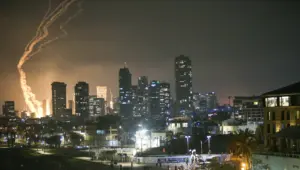 Iran Gempur Israel