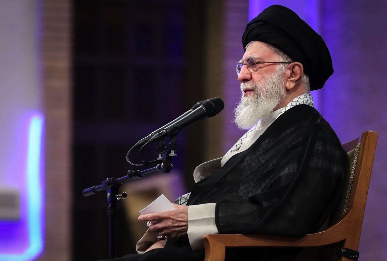 Khamenei: Iran tidak akan dapat hasil yang berarti dari perundingan nuklir dengan AS Source. Getty Images