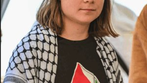 Israel berjanji akan menghalangi misi bantuan Greta Thunberg untuk mencapai Gaza.