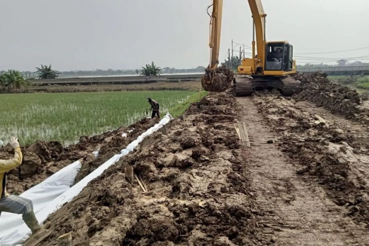 Kementerian PU merespons cepat tanggul jebol Sungai Renggong di Grobogan, Jawa Tengah. (Kementerian PU)
