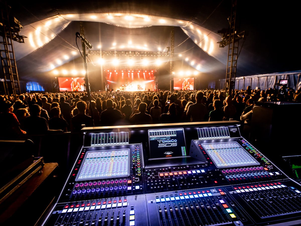 teknik audio video kerja apa, karier multimedia, sound engineer, video editor, broadcast technician, motion graphic, industri kreatif, editing konten