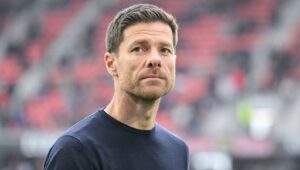Xabi Alonso bergabung dengan Real Madrid dengan kontrak tiga tahun