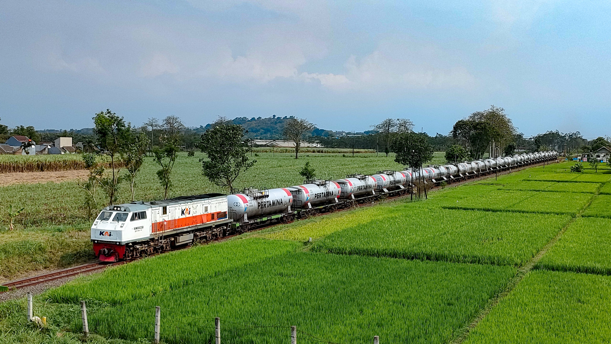 Angkutan BBM Pakai Kereta Api ke Malang dan Madiun (Foto: Istimewa)