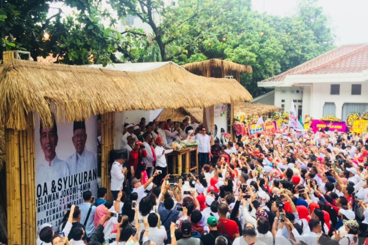 simpatisan, politik, media sosial, gerakan sosial, dukungan, opini publik, kampanye, era digital, perubahan sosial, Apa Itu Simpatisan