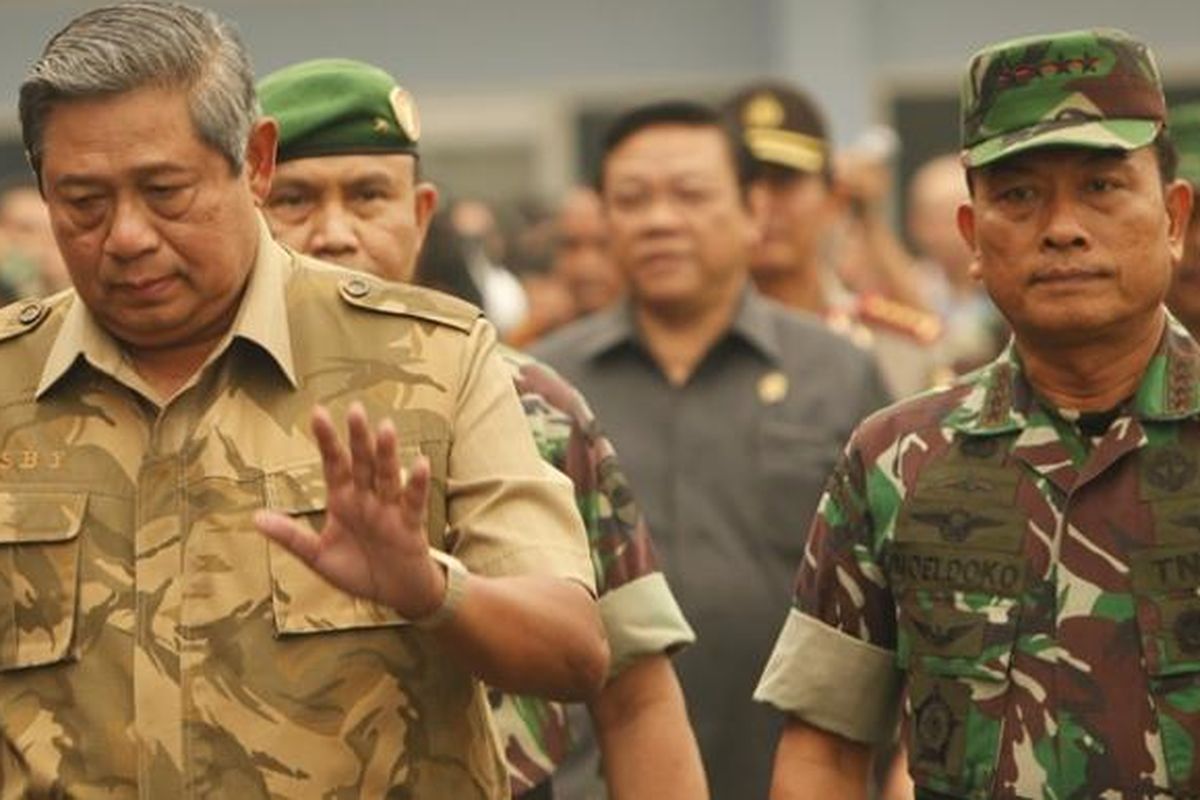 Jenderal Susilo Bambang Yudhoyono, SBY, Presiden Indonesia, Partai Demokrat, TNI, Perdamaian Aceh, Politik Indonesia, Pemilu 2004, Seniman