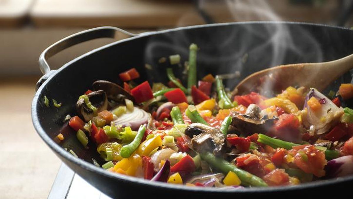 makanan yang tidak boleh dipanaskan, keamanan pangan, makanan sisa, kesehatan, tips dapur, bakteri makanan, penyimpanan makanan, nutrisi, tren makanan