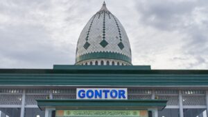 ponpes terbesar di Indonesia, pondok pesantren, pendidikan Islam, Gontor, Tebuireng, Al-Zaytun, Lirboyo, santri, agama