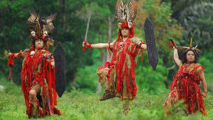 Minahasa Agama, Budaya Minahasa, Kristen Minahasa, Toleransi Agama, Waruga, Tradisi Minahasa, Keberagaman Agama, Sulawesi Utara, Alifuru