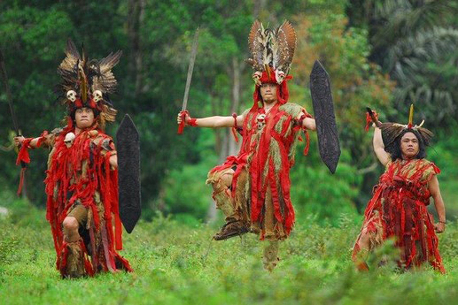 Minahasa Agama, Budaya Minahasa, Kristen Minahasa, Toleransi Agama, Waruga, Tradisi Minahasa, Keberagaman Agama, Sulawesi Utara, Alifuru