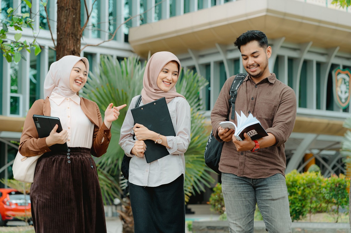 Menguak Asal Instansi Mahasiswa